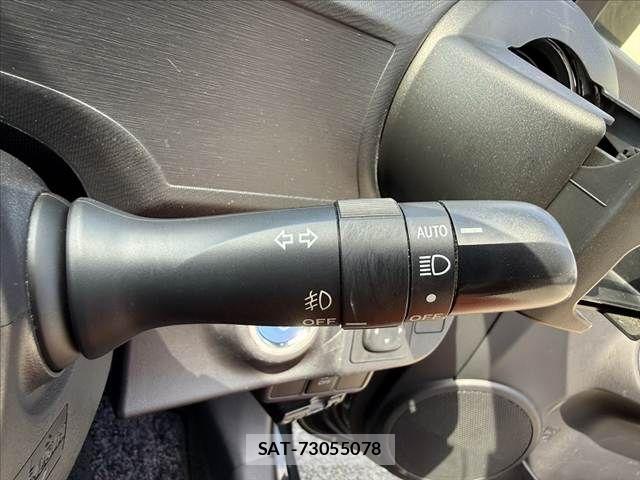 Toyota AQUA 2015-09 8313004-25