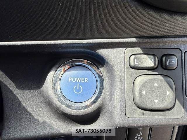 Toyota AQUA 2015-09 8313004-4