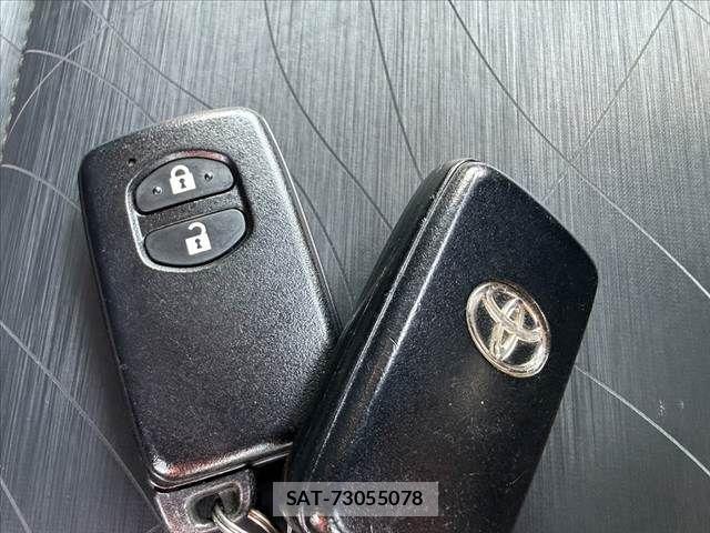 Toyota AQUA 2015-09 8313004-5