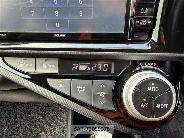 Toyota AQUA 2015-09 8313004-6