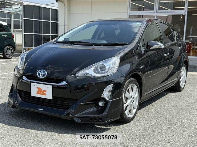 Toyota AQUA 2015-09 8313004-7