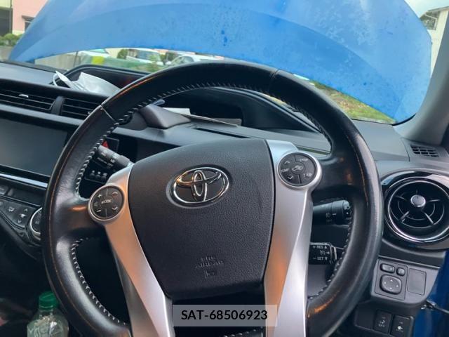 Toyota AQUA 2015-08 8313033-15