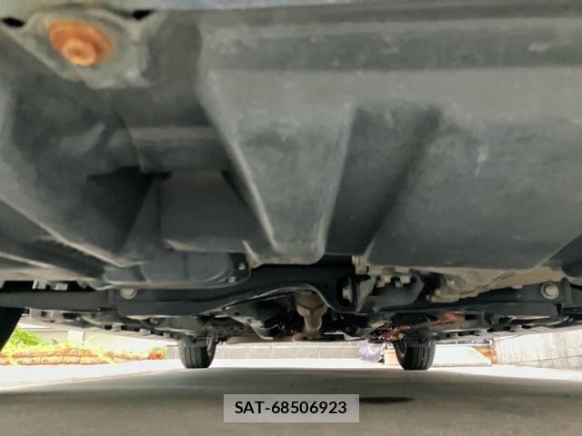 Toyota AQUA 2015-08 8313033-1