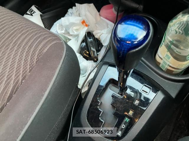 Toyota AQUA 2015-08 8313033-21