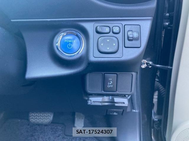 Toyota AQUA 2014-07 8313034-11