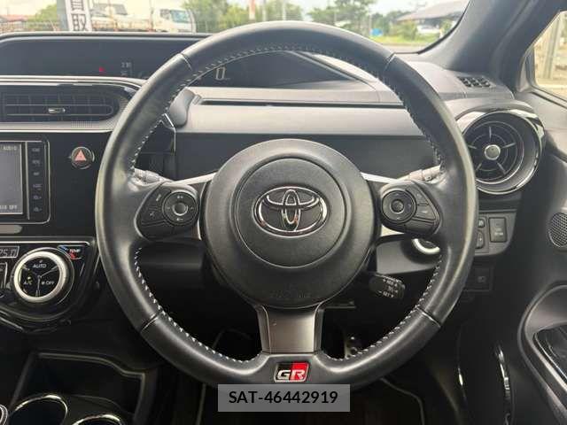 Toyota AQUA 2020-05 8312958-11