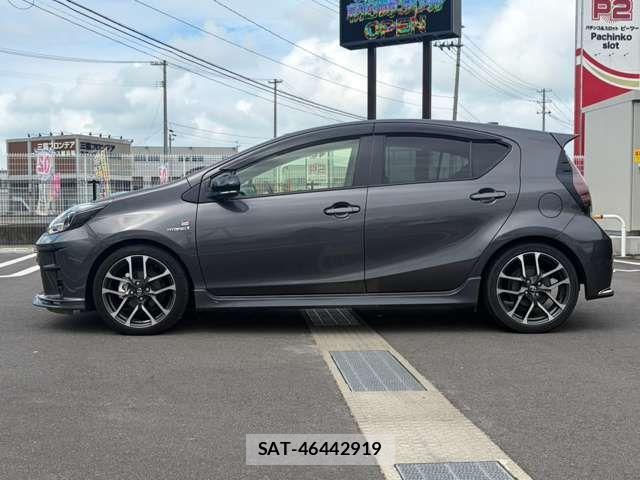 Toyota AQUA 2020-05 8312958-15