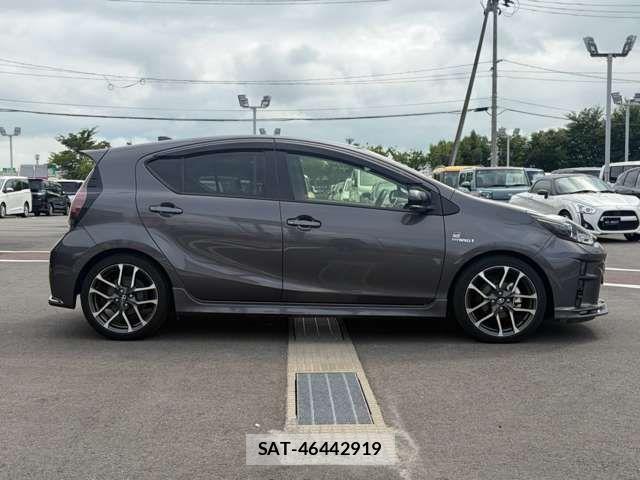 Toyota AQUA 2020-05 8312958-18
