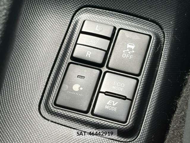 Toyota AQUA 2020-05 8312958-3