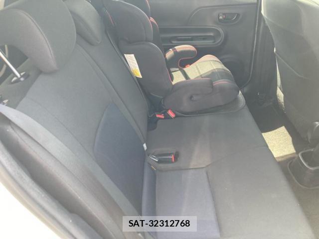 Toyota AQUA 2017-11 8312995-12