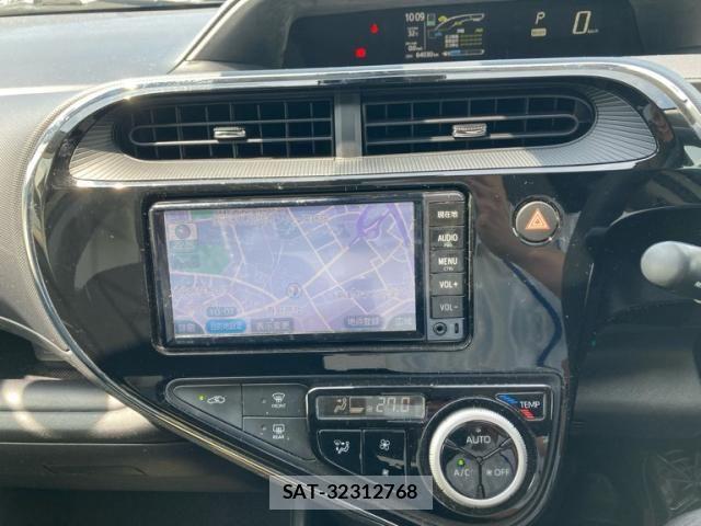 Toyota AQUA 2017-11 8312995-19