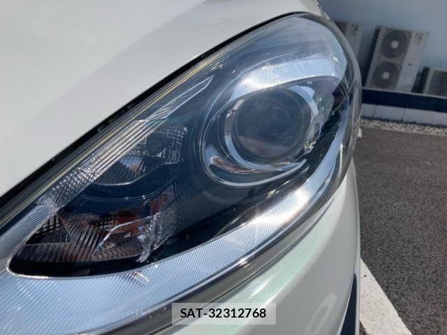Toyota AQUA 2017-11 8312995-3