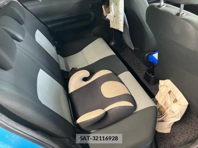 Toyota AQUA 2014-03 8313026-12