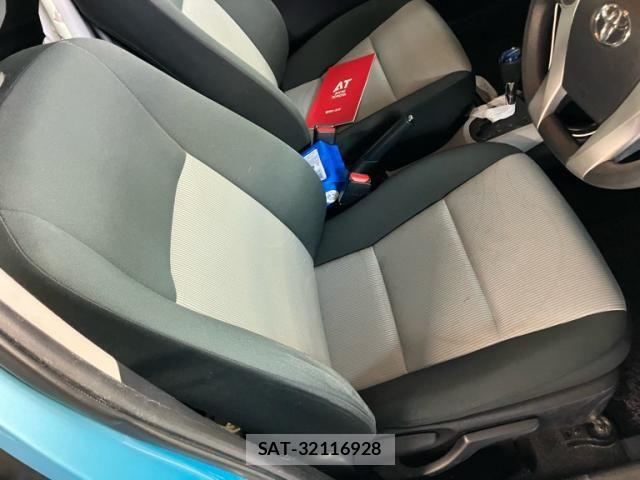 Toyota AQUA 2014-03 8313026-14
