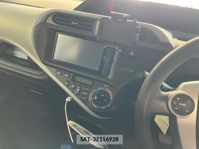 Toyota AQUA 2014-03 8313026-18