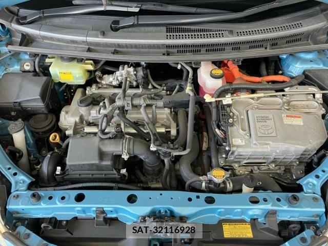 Toyota AQUA 2014-03 8313026-1