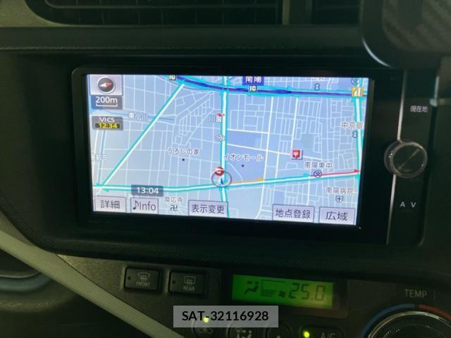 Toyota AQUA 2014-03 8313026-21