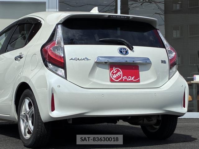 Toyota AQUA 2018-08 8312991-13