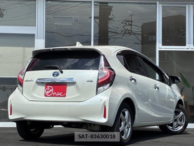 Toyota AQUA 2018-08 8312991-16