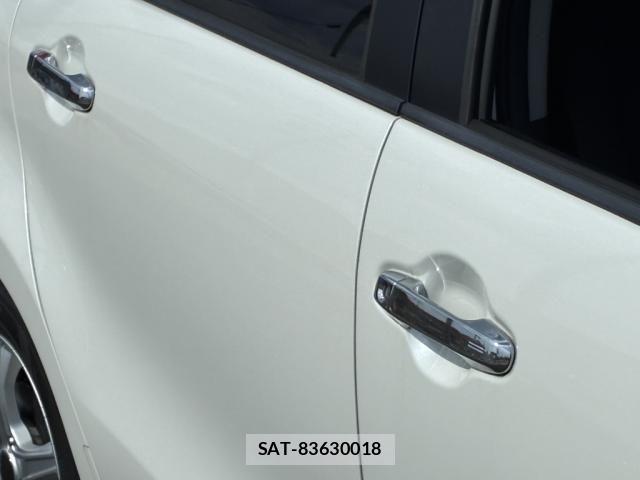 Toyota AQUA 2018-08 8312991-22