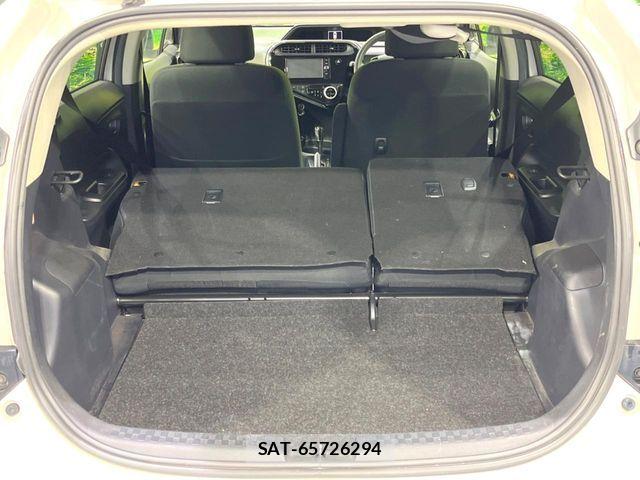 Toyota AQUA 2017-12 8312998-9
