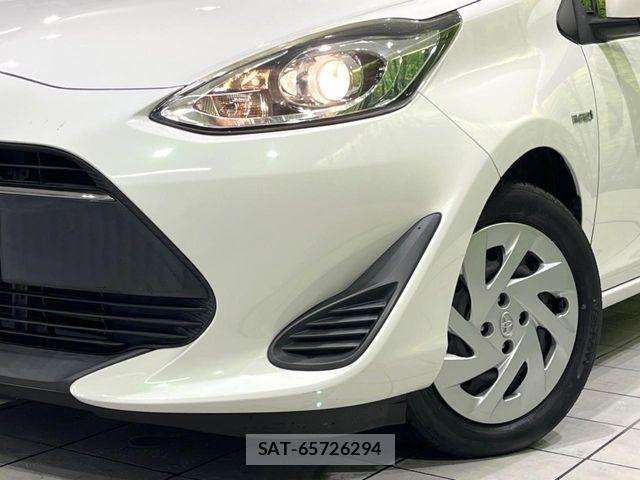 Toyota AQUA 2017-12 8312998-11