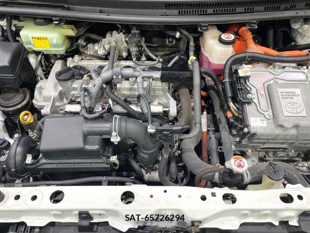 Toyota AQUA 2017-12 8312998-17