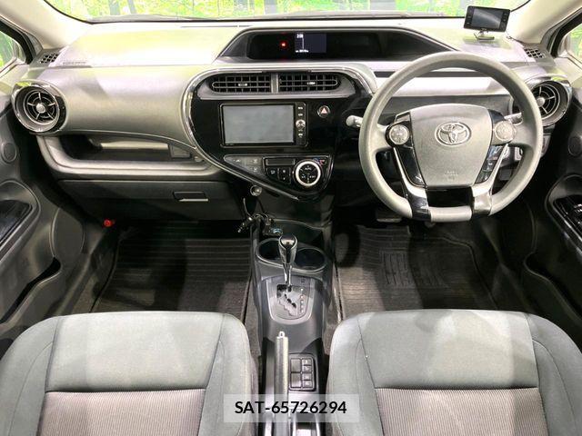 Toyota AQUA 2017-12 8312998-1