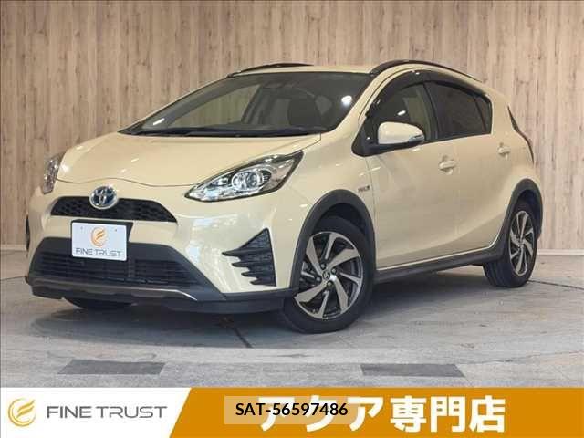Toyota AQUA 2017-08 8312988-0