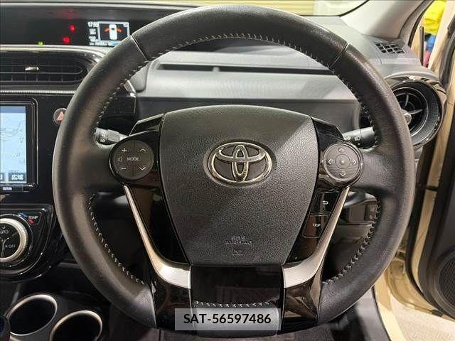 Toyota AQUA 2017-08 8312988-10