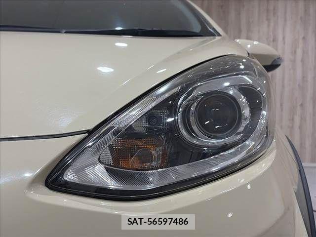 Toyota AQUA 2017-08 8312988-21