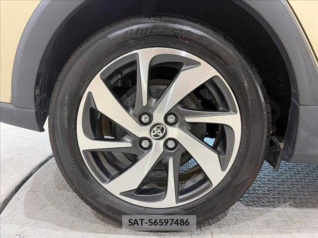 Toyota AQUA 2017-08 8312988-25