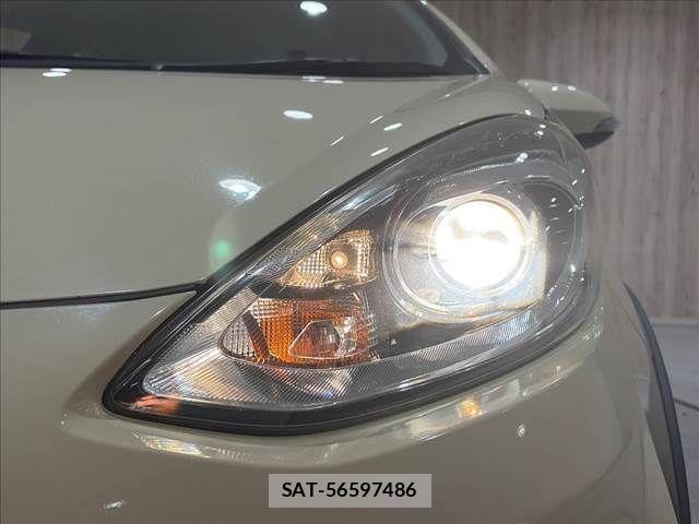 Toyota AQUA 2017-08 8312988-27