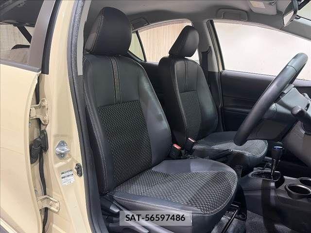 Toyota AQUA 2017-08 8312988-7