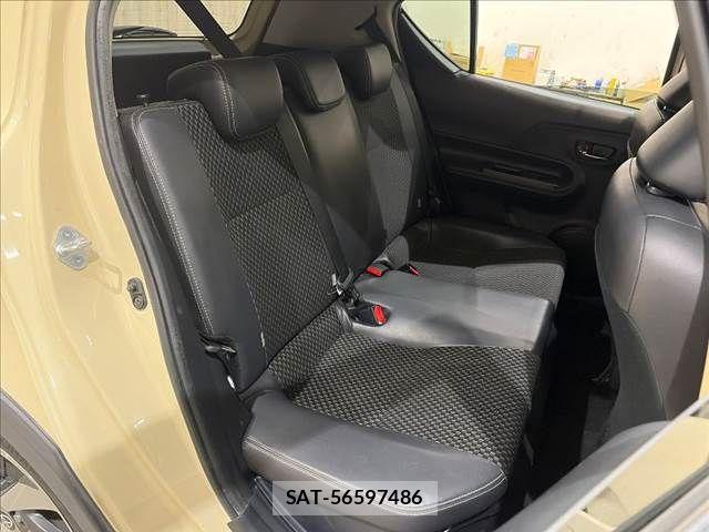 Toyota AQUA 2017-08 8312988-8