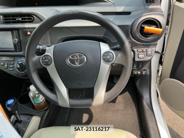 Toyota AQUA 2012-07 8313038-10