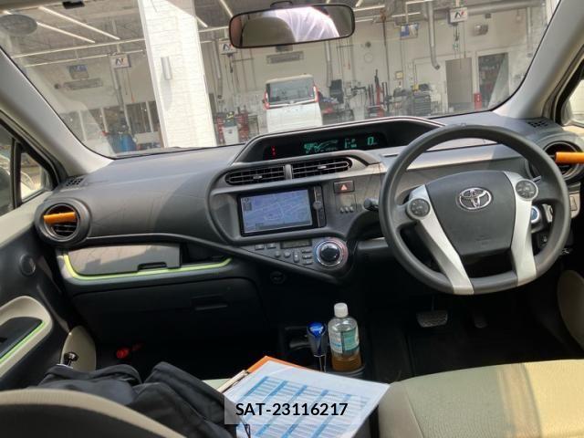 Toyota AQUA 2012-07 8313038-20