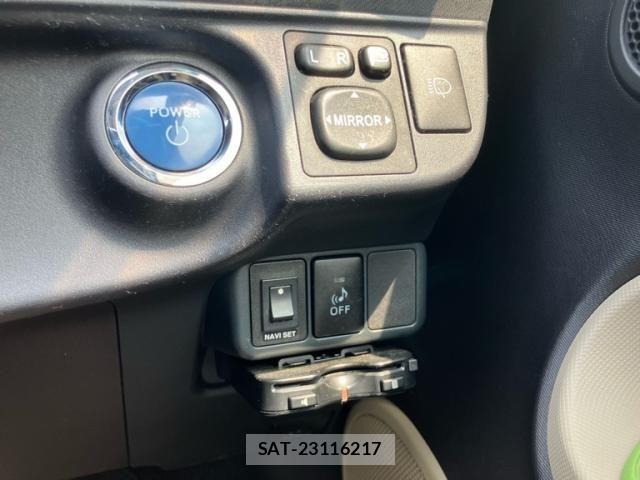 Toyota AQUA 2012-07 8313038-21