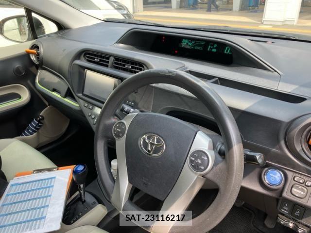 Toyota AQUA 2012-07 8313038-7
