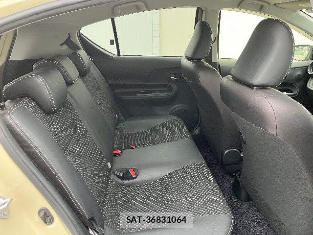Toyota AQUA 2017-08 8312976-9