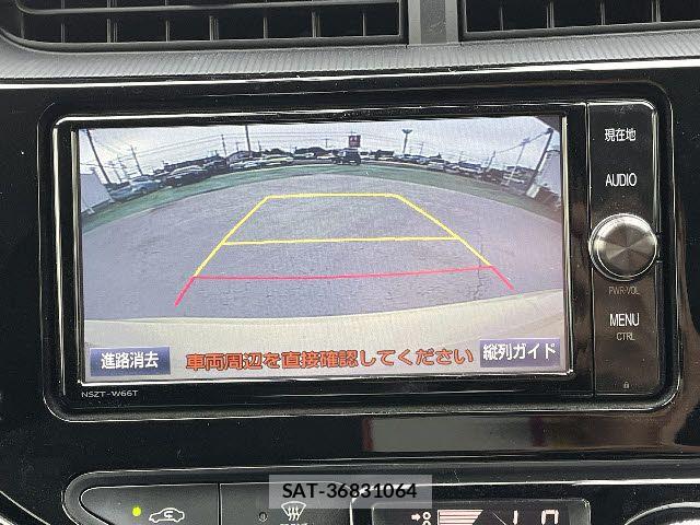 Toyota AQUA 2017-08 8312976-10
