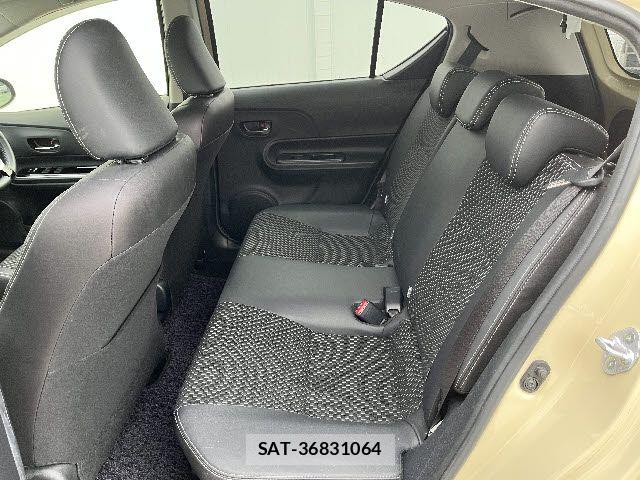 Toyota AQUA 2017-08 8312976-12