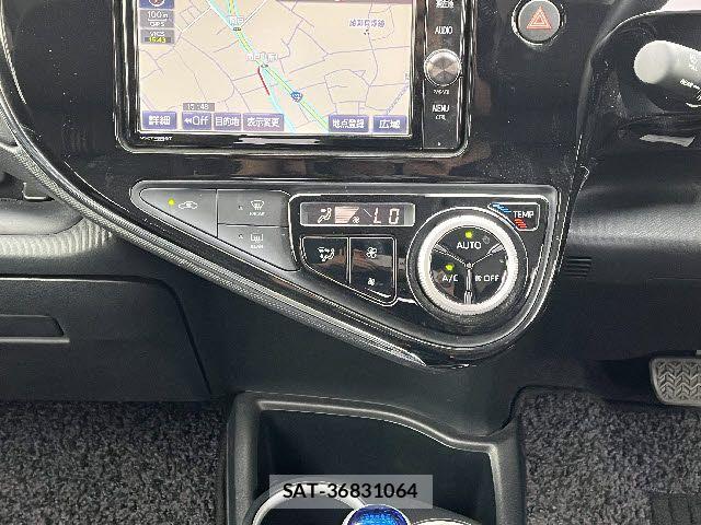 Toyota AQUA 2017-08 8312976-14