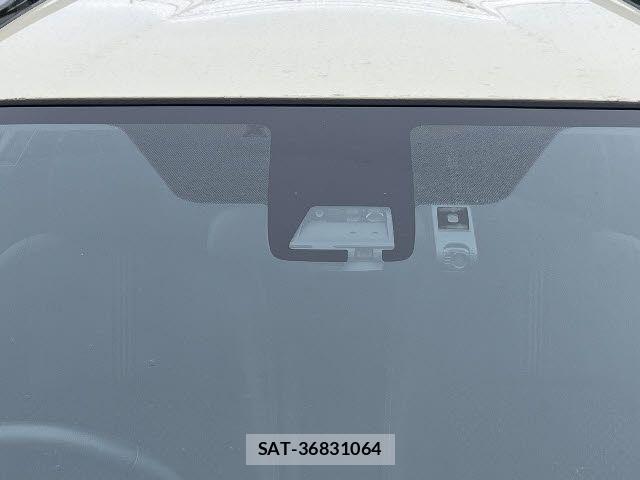 Toyota AQUA 2017-08 8312976-21