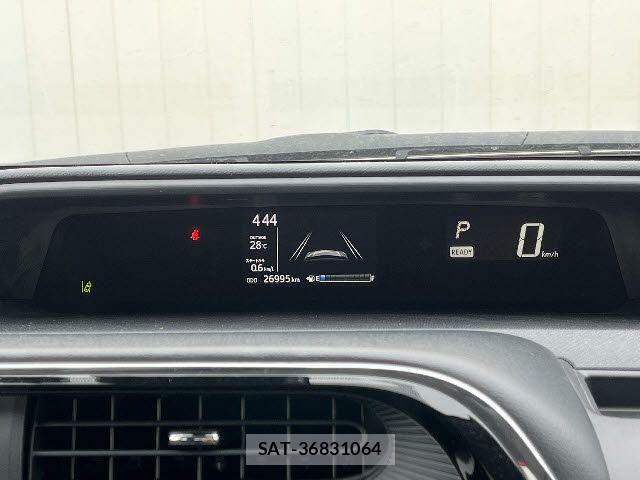 Toyota AQUA 2017-08 8312976-7