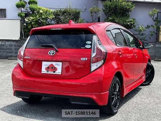 Toyota AQUA 2015-10 8313016-2