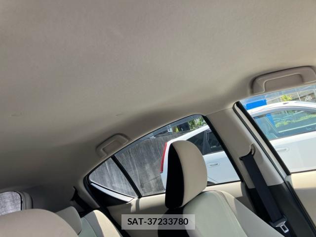 Toyota AQUA 2012-04 8313011-11