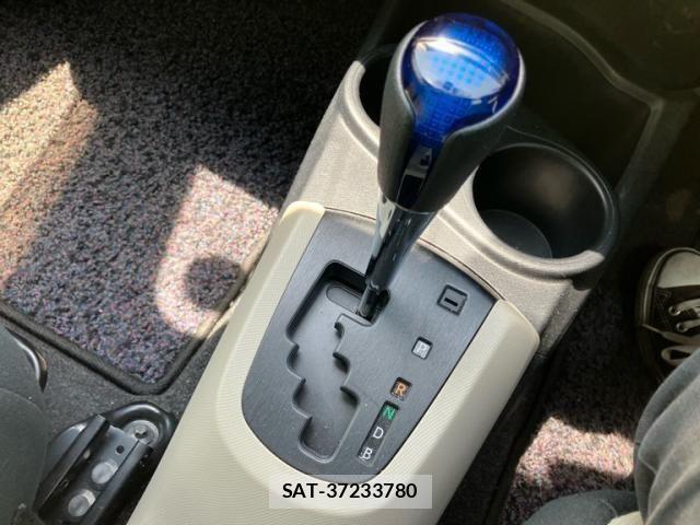 Toyota AQUA 2012-04 8313011-15