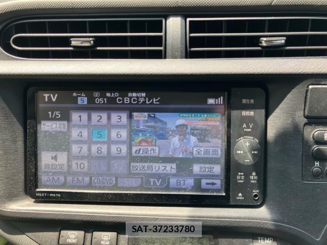Toyota AQUA 2012-04 8313011-17