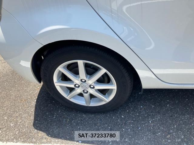 Toyota AQUA 2012-04 8313011-5